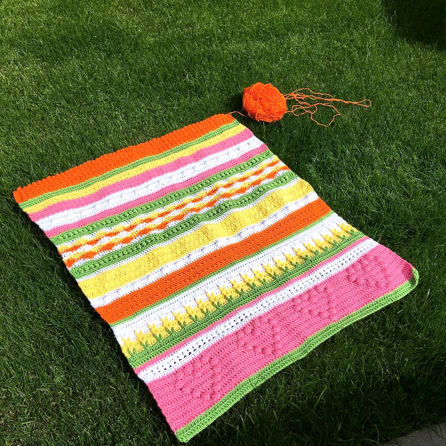 Vibrant Crochet Picnic Blanket with Colorful Stripes for Intermediates