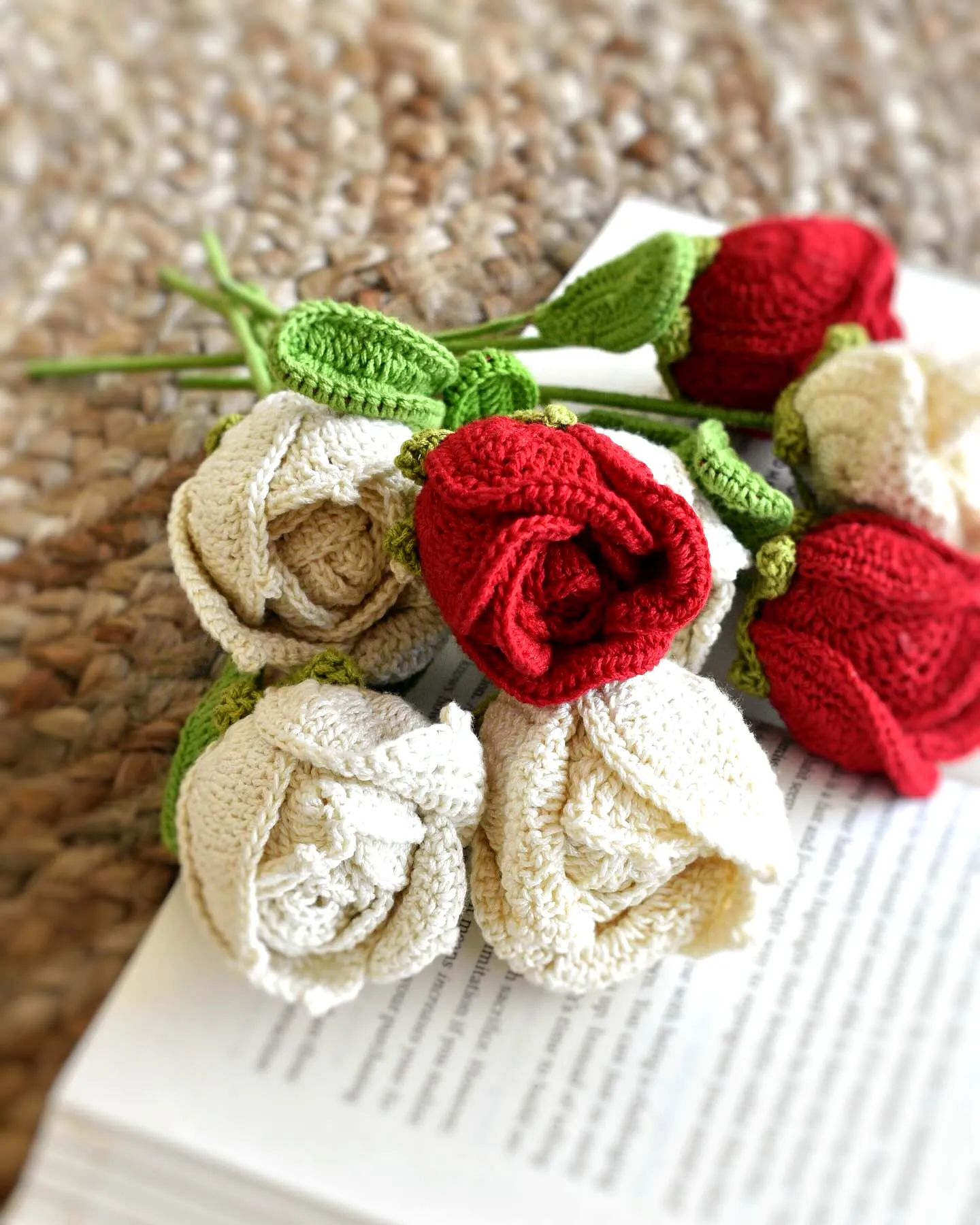 Vibrant Crochet Rose Bouquet in Elegant Red and Cream