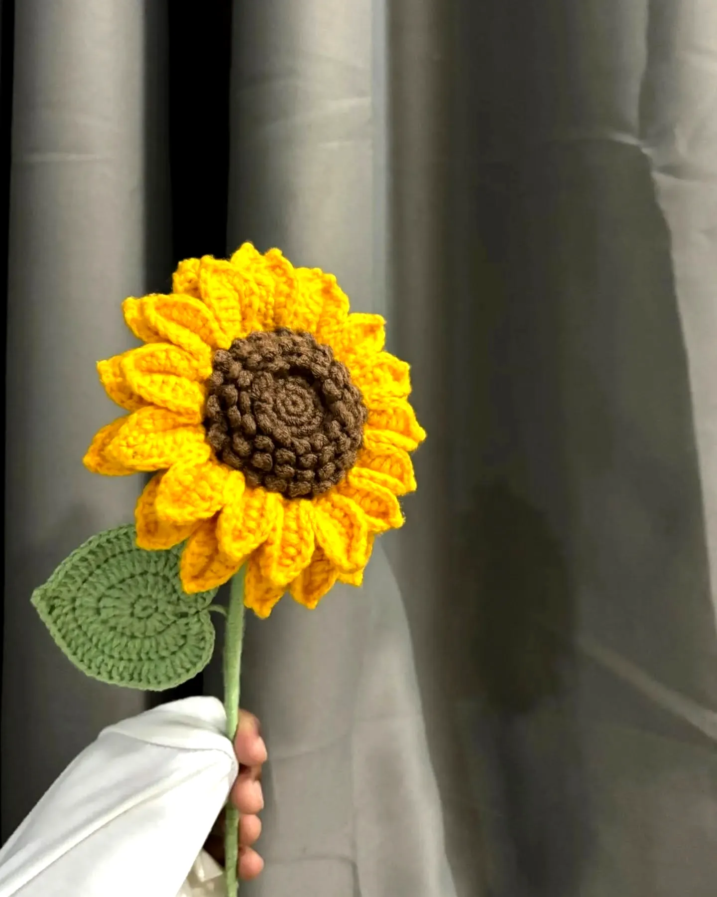 Vibrant Crochet Sunflower with Textured Details